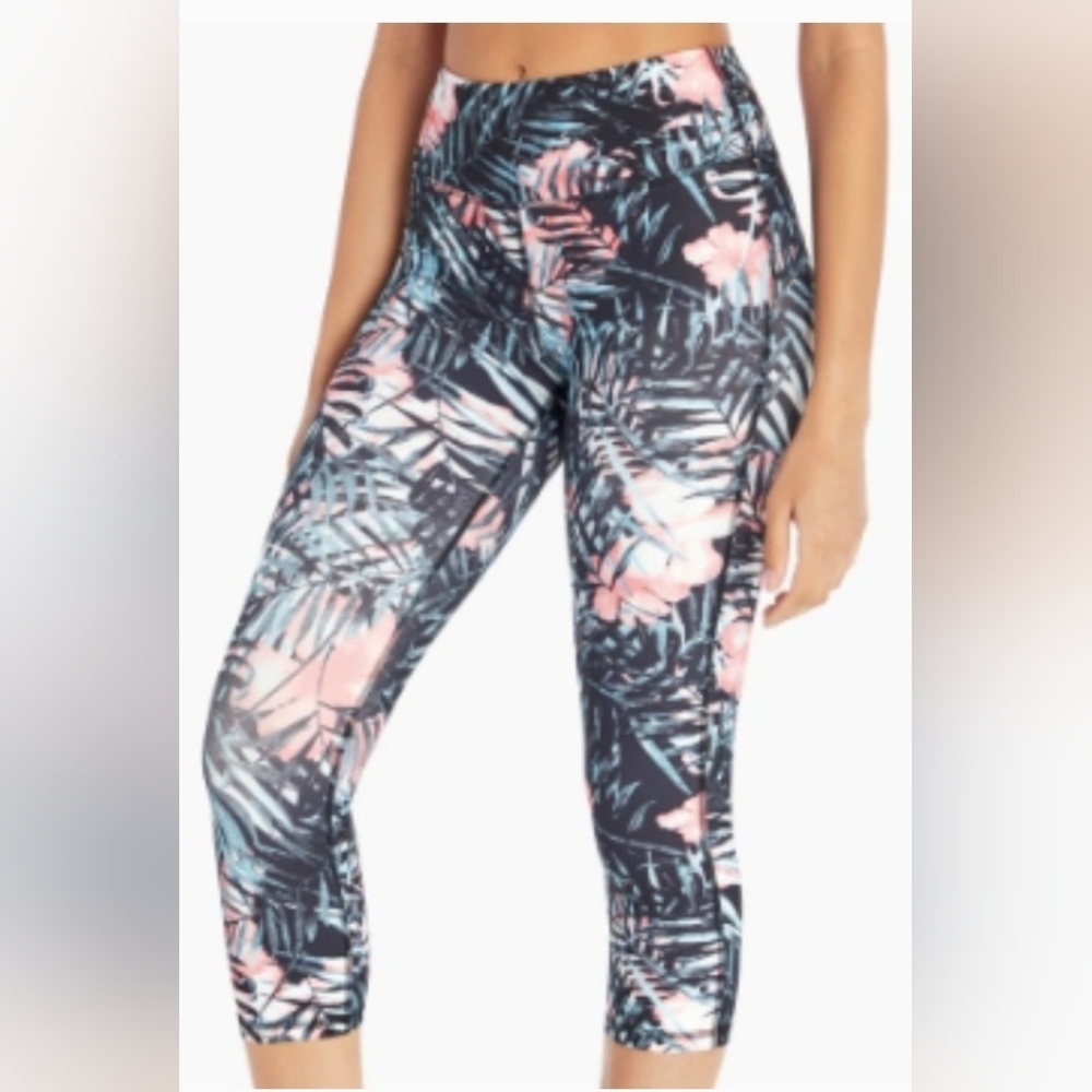 Marika Sport Palm Printed Capri Legging - Peach Tropics | SZ XL